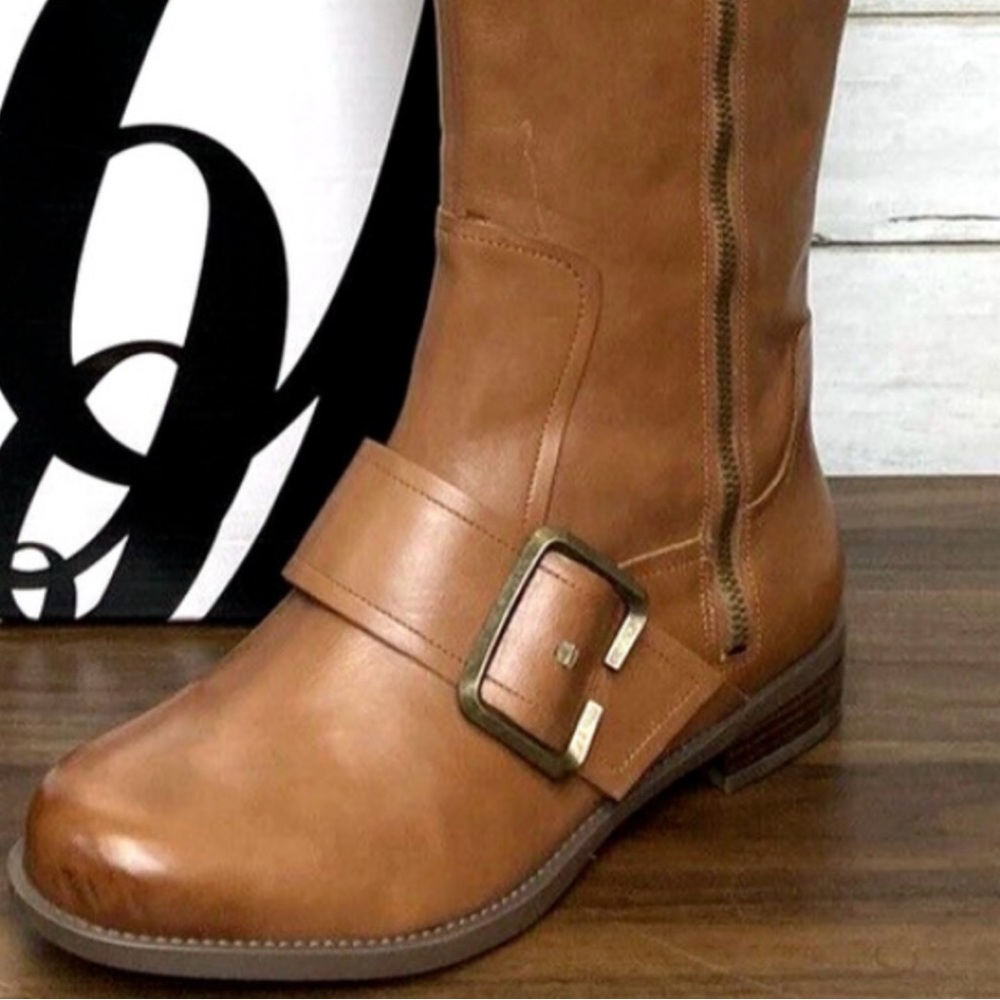 LEATHER EUC ….low heel comfortable perfect fall/winter boot
